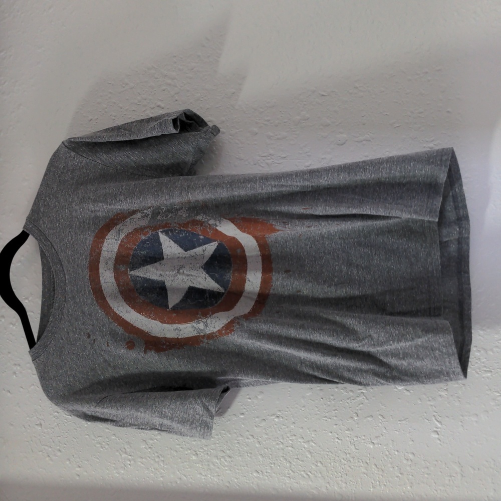 Marvel Captain America Shield Grey Gaphic Tee Unisex Medium
